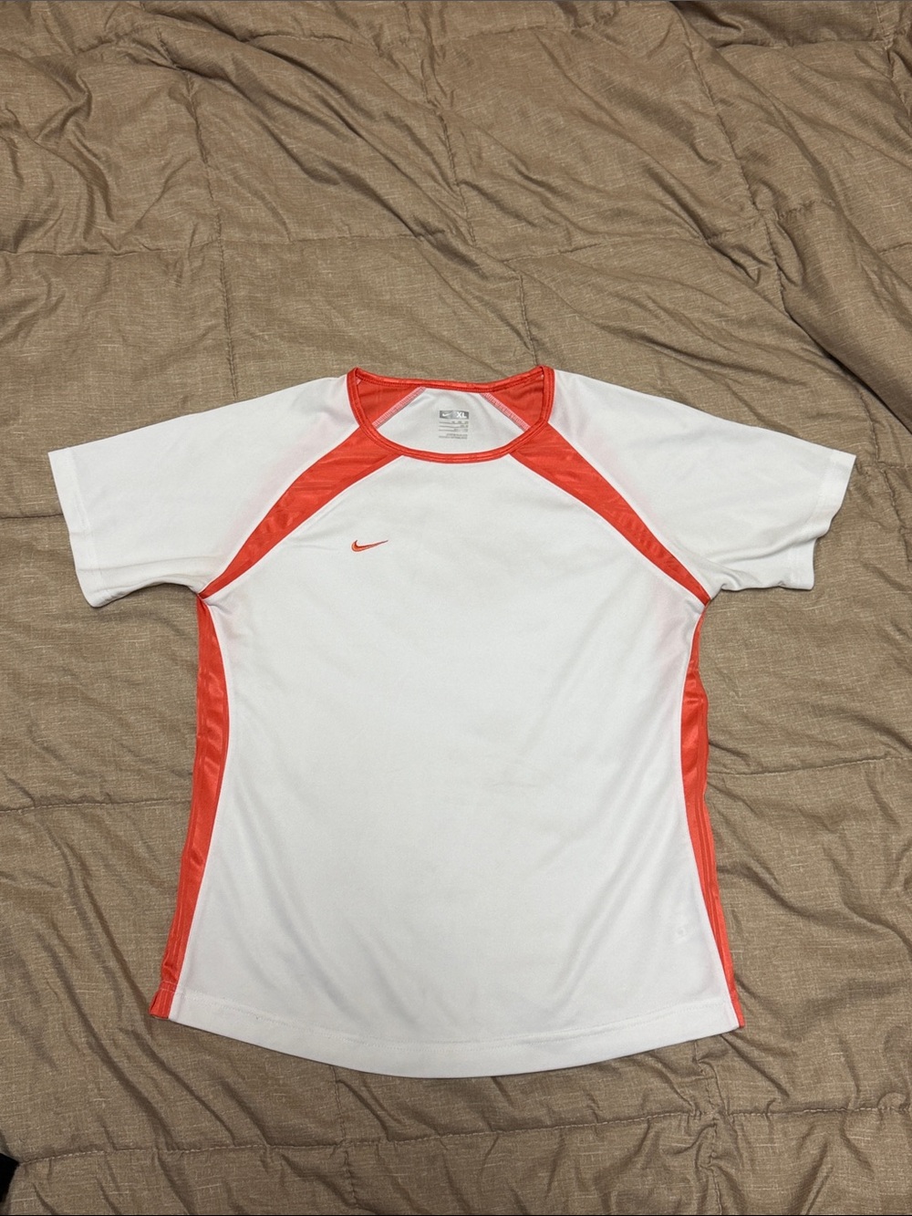 Girls Nike White and Orange Athletic Short Sleeve Tee XL 16 Like New